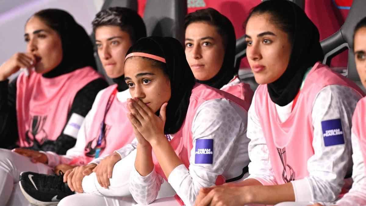 لاعبون إيرانيون