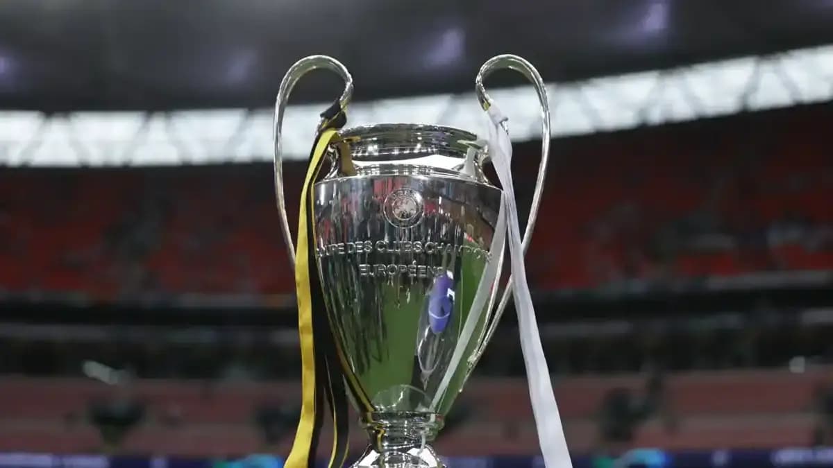 مجسم كأس دوري أبطال أوروبا