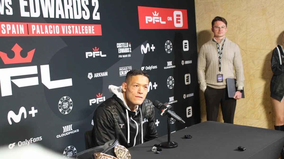 كوستيلو فان ستينيس.