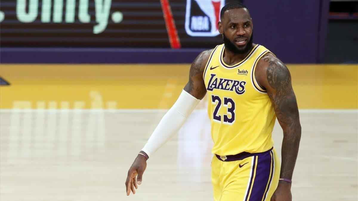 ليبرون جيمس