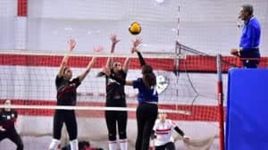 الزمالك يهزم الطيران 