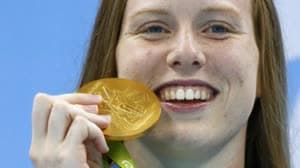 كينج تحصد ذهبية 100 متر صدر 