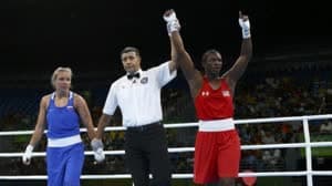 شيلدز تضمن الفوز بميدالية