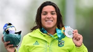 بطلة : السين غير صالح للسباحة 