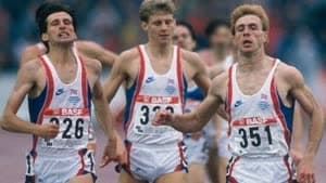 فاز سيباستيان كو وستيف كرام وتوم ماكين بميداليات سباق 800 متر في بطولة أوروبا عام 1986