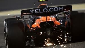 سيارة مكلارين في سباق الصين