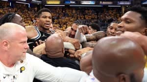  أنتيتوكونمبو والتبادل الحاد مع والد هاليبورتون