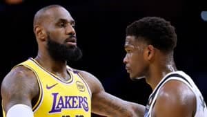 إدواردز  - جيمس 