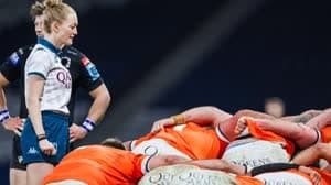 أدارت هولي ديفيدسون مباراة غلاسكو ووريورز ضد إدنبرة في ديسمبر