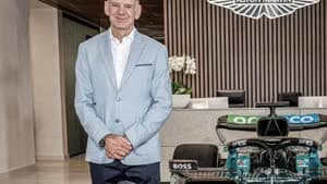 أدريان نيوي