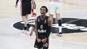 تي جيه شورتس