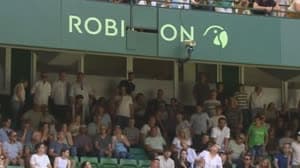 مشجعة تتعرض لإصابة خطيرة بسبب لافتة إعلانية سقطت في بطولة هالي المفتوحة