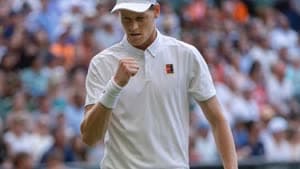 يانيك سينر إلى الدور الرابع لويمبلدون