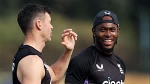 جيمس أندرسون وجوفرا آرتشر 