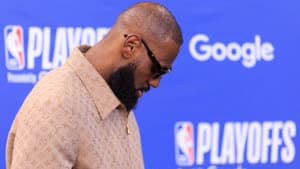 ليبرون جيمس