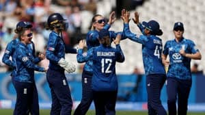 منتخب انجلترا للسيدات بالكريكيت