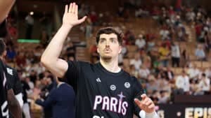  دالتون هومز