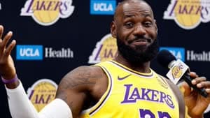 ليبرون جيمس