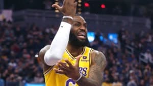 ليبرون جيمس