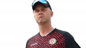 جوناثان تروت