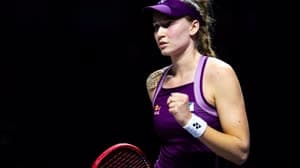 ريباكينا تهزم بيجولا