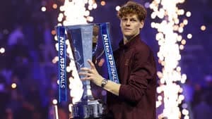 يانيك سينر يفوز بالبطولة الختامية