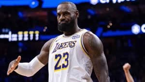 ليبرون جيمس