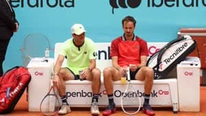 بول وميدفيديف