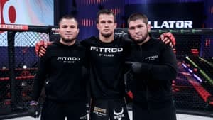 عثمان نورماغوميدوف وفريقه