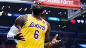 ليبرون جيمس