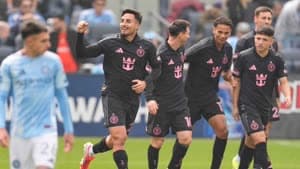 غونزالو لوجان و ميسي