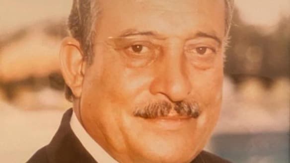 وفاة أحد مؤسسي السباحة