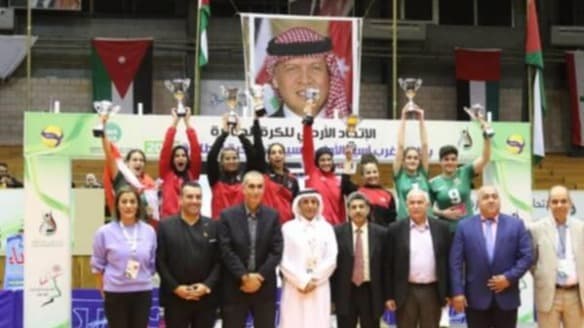 لاعبات لبنان سبحوذن على الجوائز