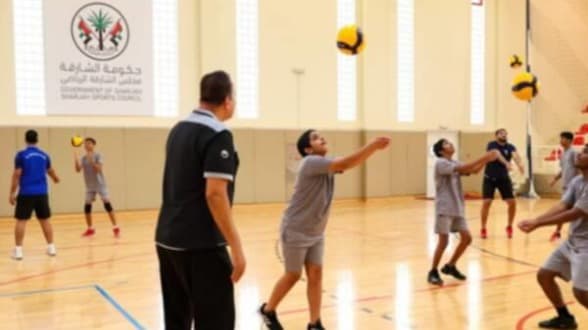 20 لاعب في معسكر الشارقة