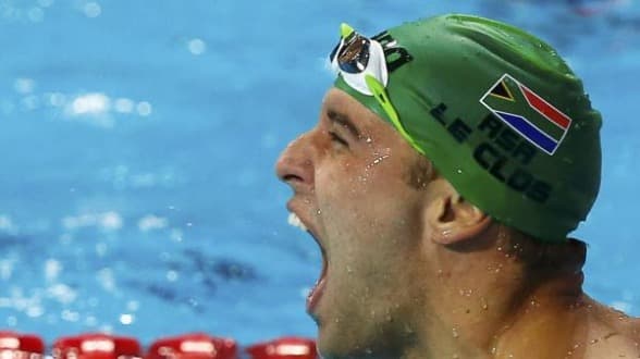 لوكلوه يشاهد نهائي 100 متر فراشة