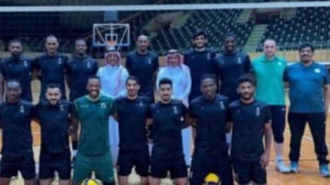 الاخضر يطير للقاهرة