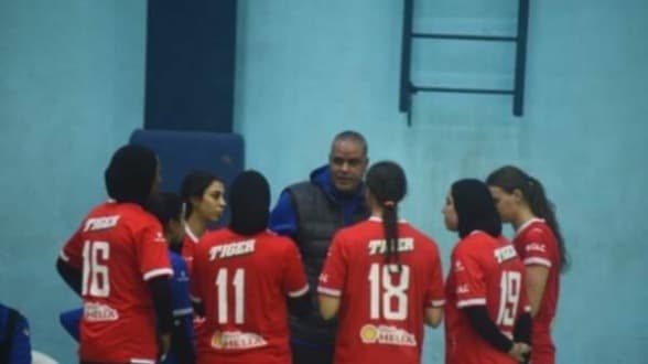 الأهلي يعبر سبورتينج