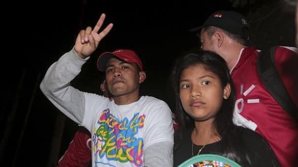 جونزاليز يتسلم حزام بطل العالم