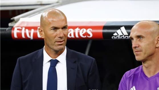 صورة لزيدان في مطار الجزائر تثير غضب منتخب الملاكمة