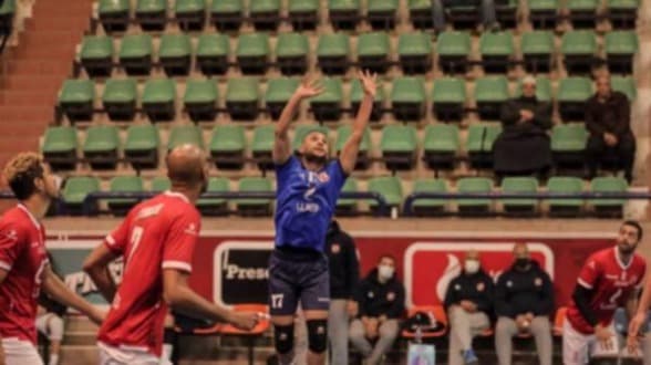 الأهلي يهزم الطلائع