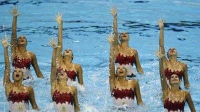 المشروبات الساخنة سلاح منتخب السباحة التوقيعية