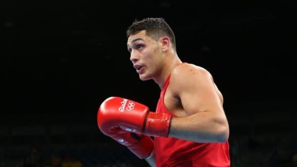 بيرالتا يستقبل صدمة خروجه بالدموع