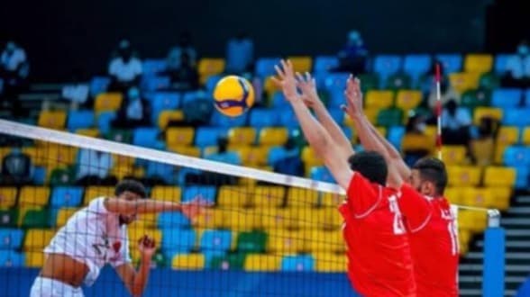 4 أزمات تواجه الطائرة المصرية