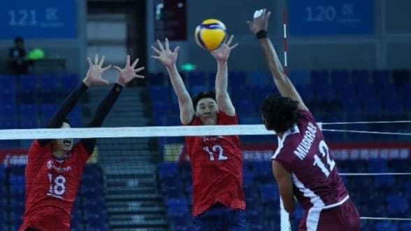 قطر تتصدر رغم الهزيمة