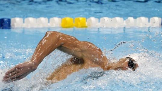 إخفاق العرب في التقدم بسباق 100 متر صدر