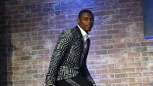 لاعب أمريكي متهم بالسطو المسلح يسلم نفسه للسلطات