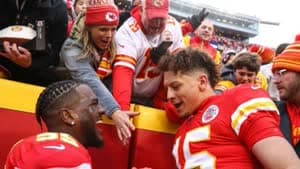 تشيفس يواجه تيكانس في افتتاحية الدوري الأمريكي