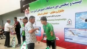 سباحو العراق يحصدون 15 وساما في بطولة إيران