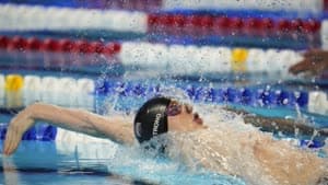 أرمسترونج يحطم الرقم القياسي العالمي لسباق 50 مترا ظهرا