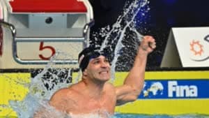 الأرقام القياسية العالمية للسباحة تواصل السقوط في مونديال أبوظبي